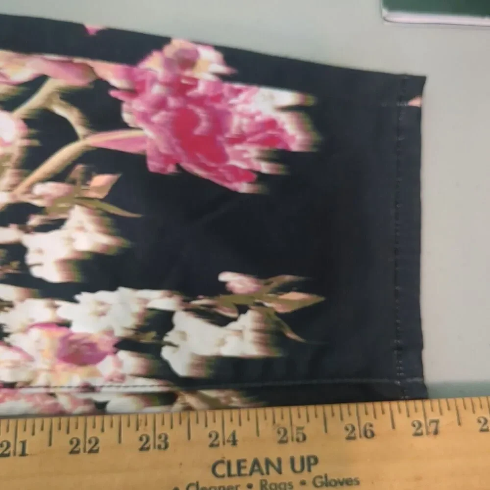 7 For All Mankind Black Floral Print Skinny Pants sz 32